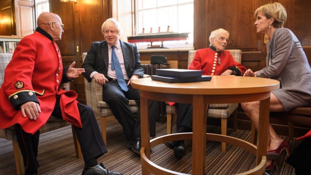 A round table with British Army veterans.
