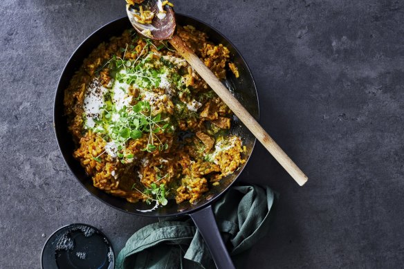 Spicy lamb and eggplant rice recipe.