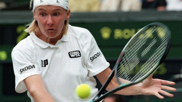 Jana Novotna, who entered the tennis Hall of Fame in 2005, died surrounded by her family in the Czech Republic.