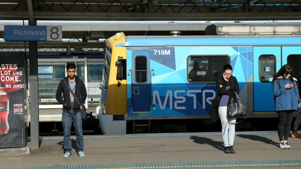 Sick passengers are delaying Melbourne trains. 