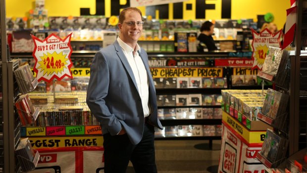 JB Hi-Fi chief executive Richard Murray has hosed down price battle speculation.