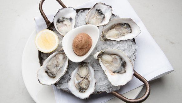 Diets that include molluscs, such as oysters, have similarly small an environmental impact as plant-based vegan diets. 