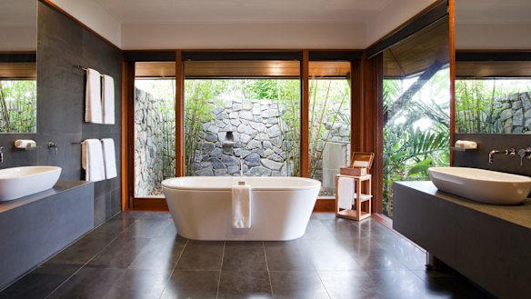 A tub built for two at Qualia.