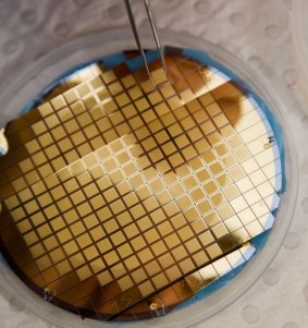 A silicon wafer of Nanopatches.