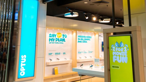 A drop in mobile subscribers and a fall in equipment sales hit Optus, despite a new marketing drive.