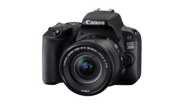 Its compact size makes the 200D an easy camera to use for smartphone photographers.