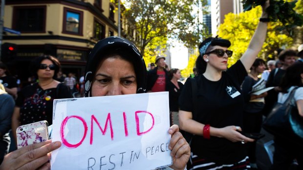 Melburnians protest over treatment of refugees, after the death of Omid.