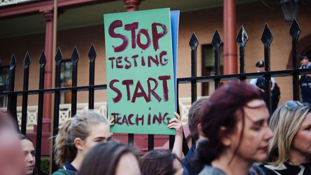 Parents have urged the state government to ditch the HSC minimum standard requirement.