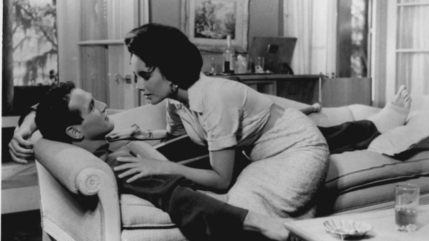 Elizabeth Taylor as Maggie and Paul Newman as Brick in <i>Cat On A Hot Tin Roof</i>.