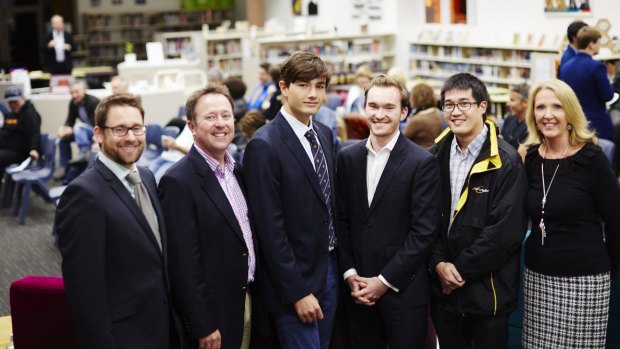 Young alumni discuss their experiences with students at Waverley College's Pathways to HSC program and careers nights.
