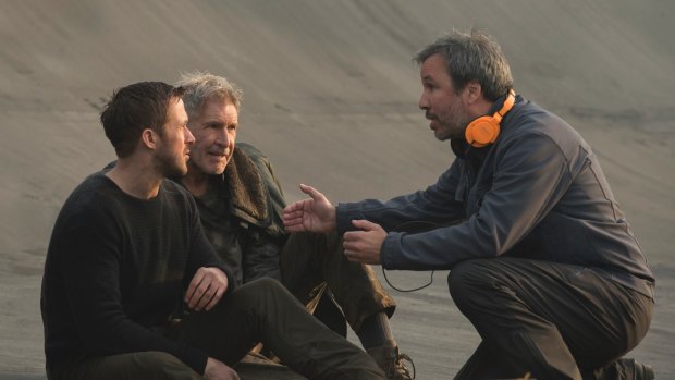 Ryan Gosling, Harrison Ford and Denis Villeneuve on set.