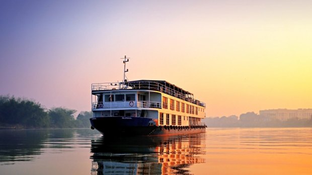 Travelmarvel's RV Rajmahal on the Ganges.