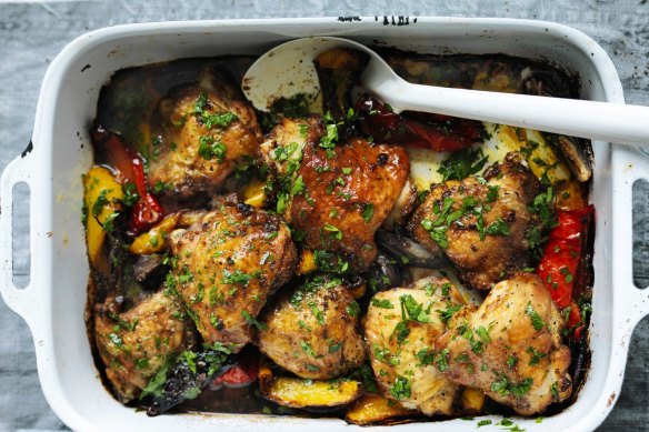 Chicken and capsicum traybake.