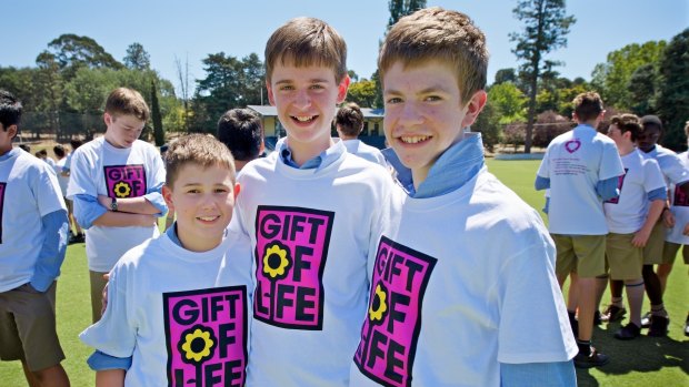 Some of the Year Nine students from Canberra Grammar who helped promote organ donation on Friday.