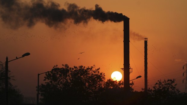 A report accuses Australia's major super funds for signing off on bonuses for fossil fuel expansion, despite pledging action on climate change.