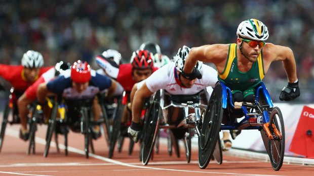 Kurt Fearnley leads his rivals in the 5000m T54 final at the London Paralympics