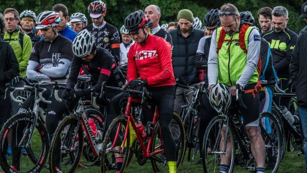Hundreds of Canberra cyclists attended a memorial for British champion Mike Hall after his death during the Indian Pacific Wheel Race last year. 