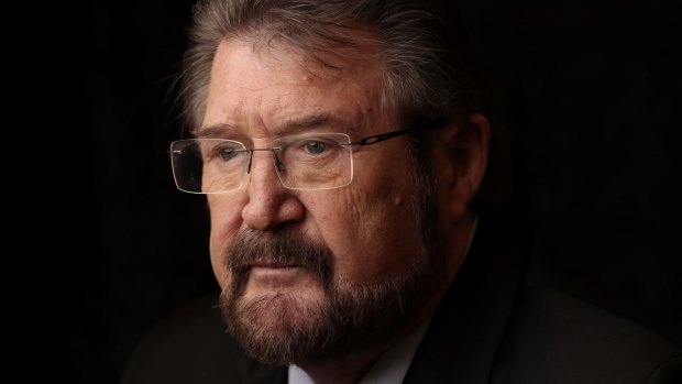 Senator Derryn Hinch has admitted that he still holds a social security card from when he lived in the US.