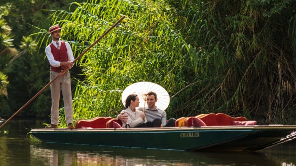 Spend a romantic interlude punting, followed by afternoon tea at the Botanic Gardens.