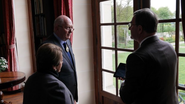Sir Peter Cosgrove and his wife speak to Monsieur de Clermont-Tonnerre at Chateau Bertangles.
