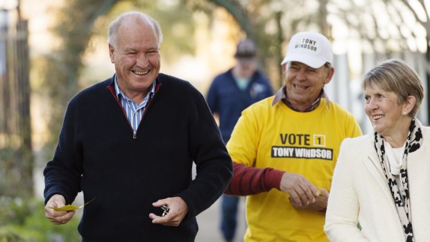 National turned Independent Tony Windsor says National voters are taken for granted by both sides.
