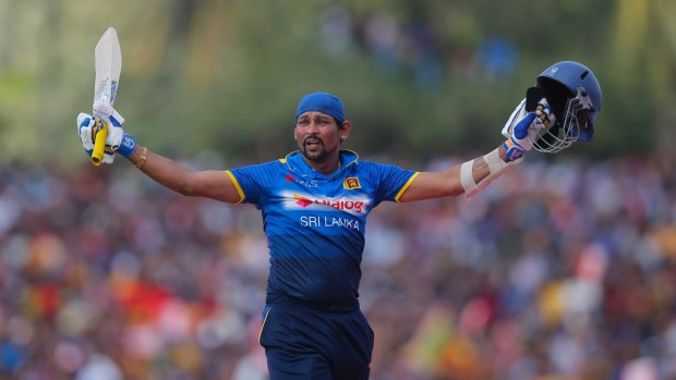 The retiring Tillakaratne Dilshan receives a standing ovation as he leaves the pitch after his final  ODI innings.
