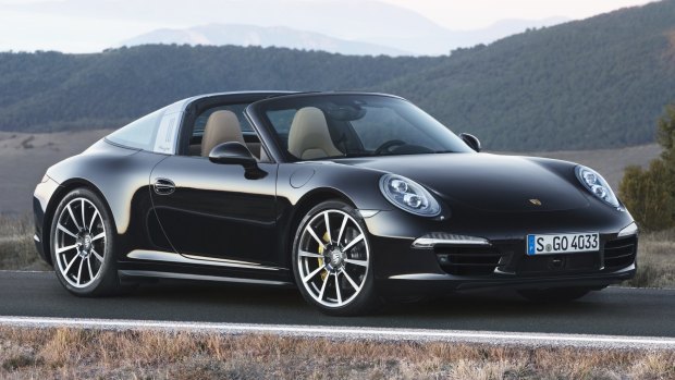 The latest Porsche 911 Targa brings retro flavour to open air motoring.