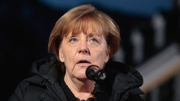 German Chancellor Angela Merkel has urged Greece to speed up work to provide shelter for refugees.
