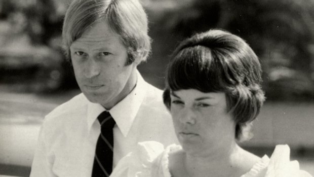 Michael and Lindy Chamberlain arriving at Darwin court.