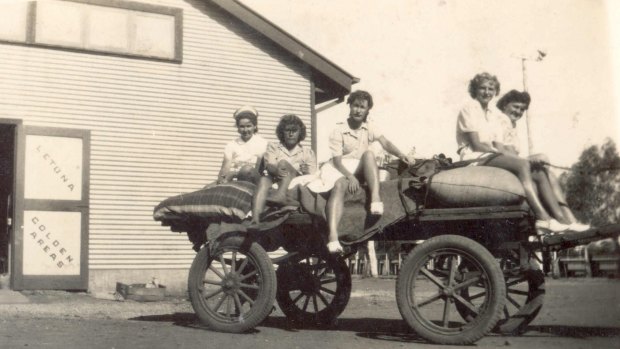 Peggy Williams (holding the reins), Land Army girl in WWII.