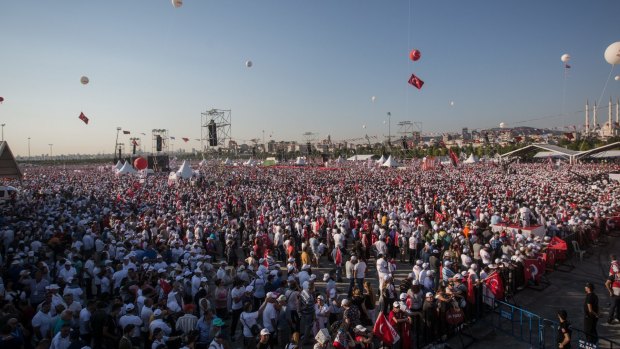 Thousands gather in Istanbul at the end of the March for Justice.