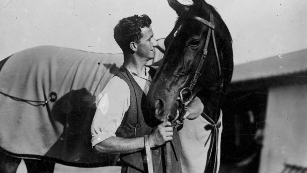 Best of friends: Trainer Tommy Woodcock and the legendary Phar Lap.