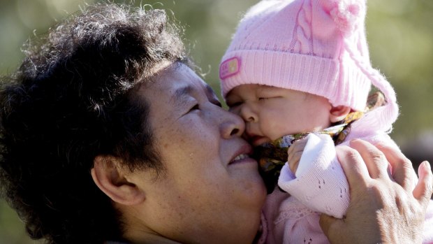 China has abolished the country's decades-old one-child policy and allow all couples to have two children.