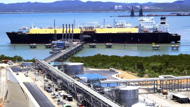 The ETU is taking building contractors Bechtel to court over its refusal to allow Gladstone workers to protest against the China-Australia free trade agreement.