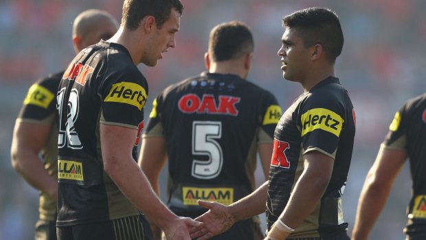 An afternoon to forget: Tyrone Peachey (right)