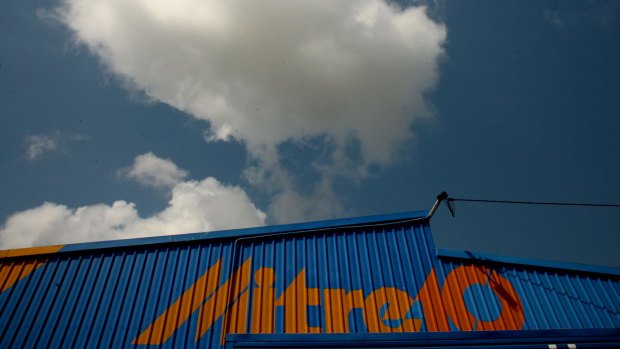 The ACCC has cleared the way for a marriage between Mitre 10 and Home Timber & Hardware.
