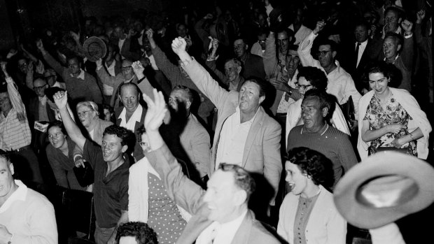 Workers at the Sydney Town Hall on 11 November 1960.  