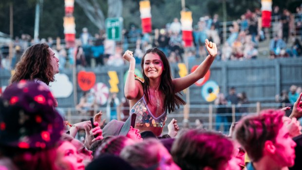 Fans watching Powderfinger at Splendour in the Grass.