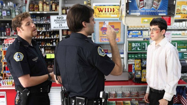 Australian convenience store owners say they should be allowed to sell alcohol like their peers in the US and Asia.