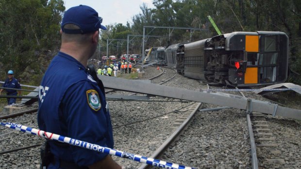 An inquiry into the 2003 Waterfall train derailment highlighted the importance of drivers, controllers and other workers communicating via the same technology.