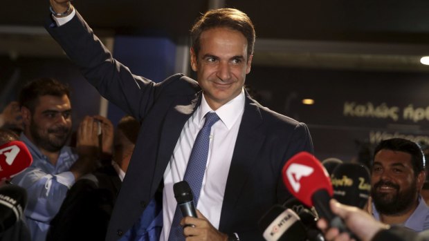 Kyriakos Mitsotakis: "I asked for a strong mandate to change Greece. "You gave it to me generously. Today begins a difficult but beautiful battle." 