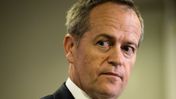 Bill Shorten's letter to crossbenchers says Labor is "more determined than ever" to get a banking royal commission.
