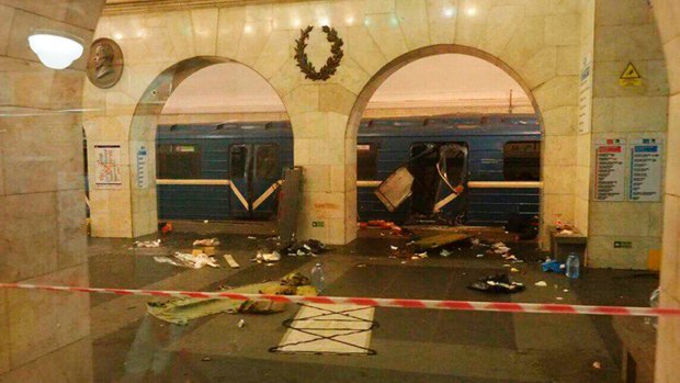 A train hit by an explosion at the Tekhnologichesky Institut subway station.
