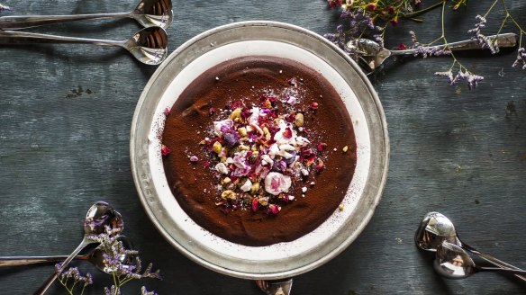 Dive into this chocolate and nougat truffle bowl.