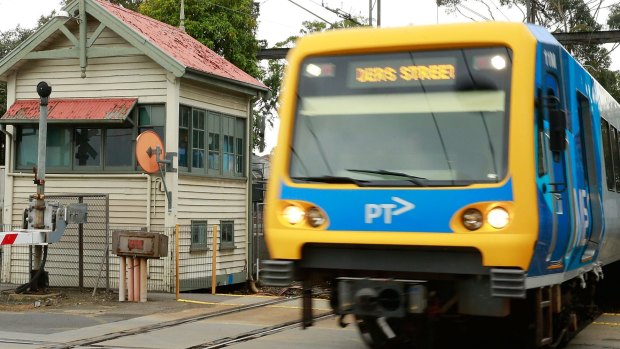 Metro Trains wants to run Melbourne's rail network for another seven years.