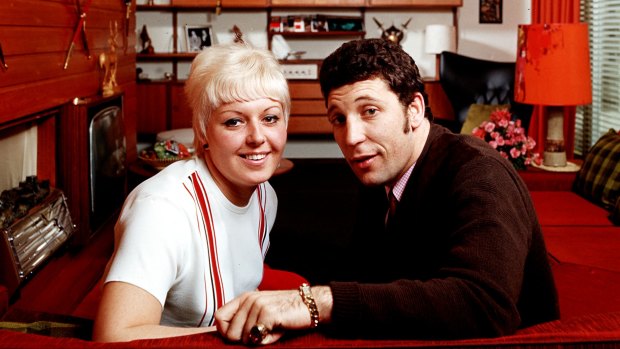 Tom Jones at home with his wife Linda in 1967. 