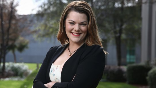 Greens Senator Sarah Hanson-Young will seek support for an inquiry into 457 visa changes.
