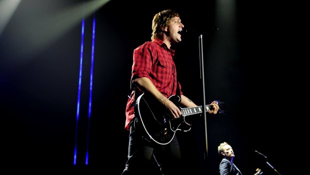 'Gutted' ... Rob Thomas has apologised for an insensitive 'joke' about indigenous Australians at his gig.