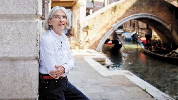 Living in Venice maddens Donna Leon every day.