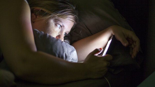 Young girls are manipulating recommended behaviour but staying safe online.